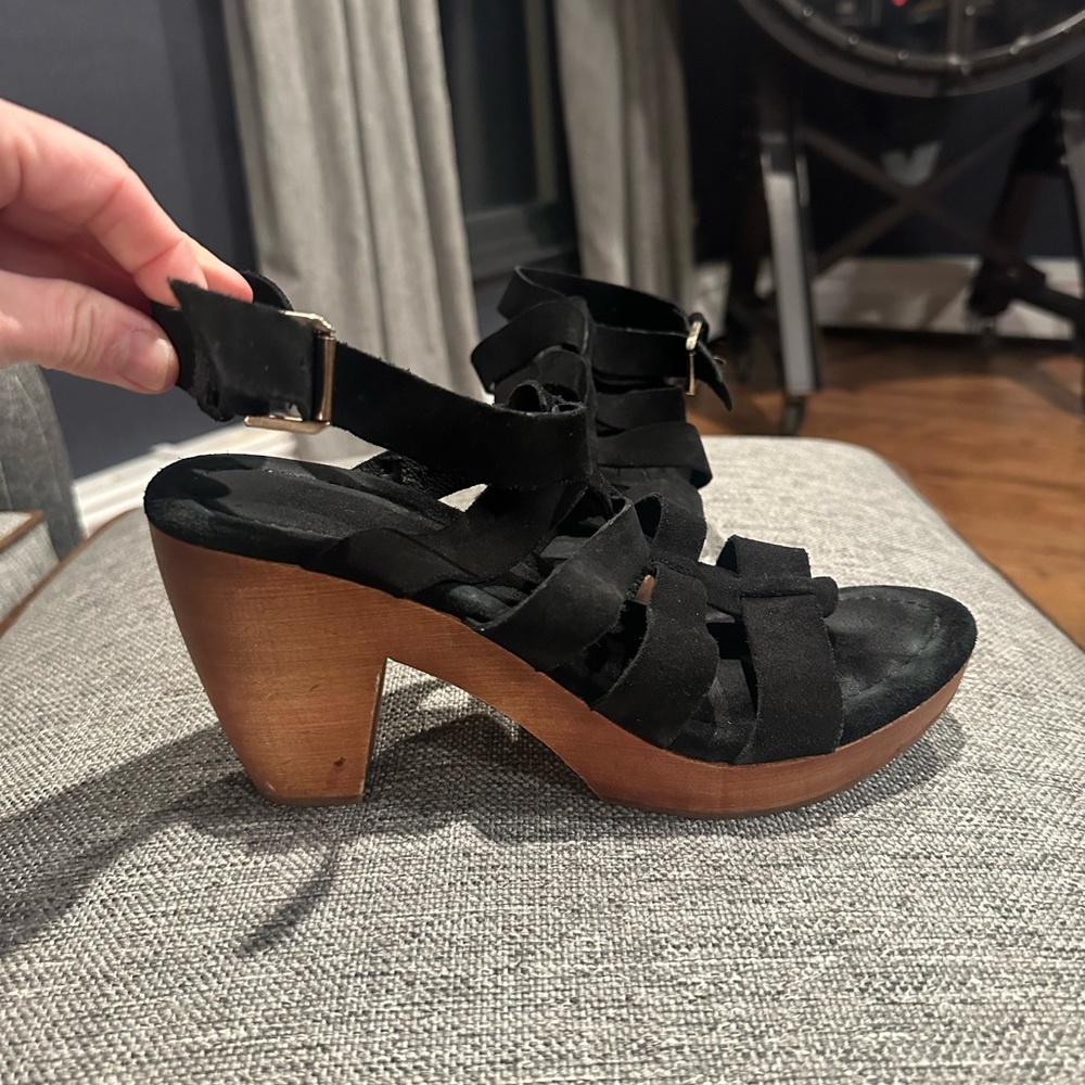 Madewell suede ankle strap sandal, black, size 9